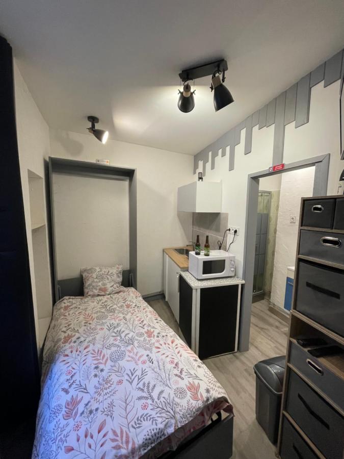 Ambert Centreville La Studette Tout Confort Bagian luar foto