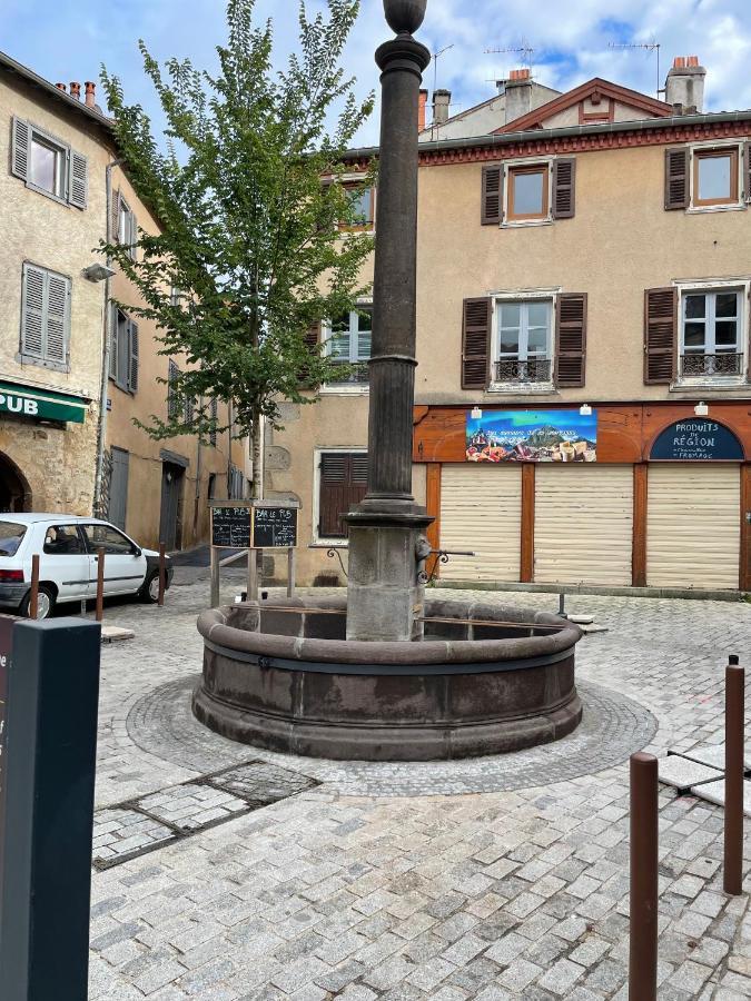 Ambert Centreville La Studette Tout Confort Bagian luar foto